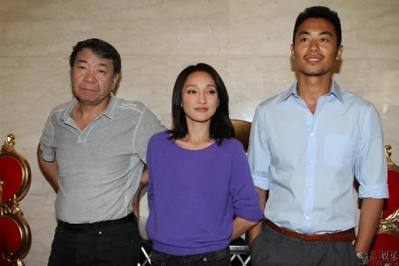 当年，郑晓龙拍完电影后，放出话来：“不管这部电影收视率是好是坏，我都不想再和周迅