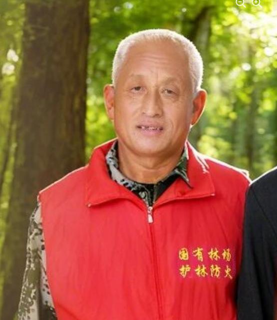 三代一诺守青山！孟良崮护林员李长果，十五年踏遍千山不负初心
 
李长果，男，19