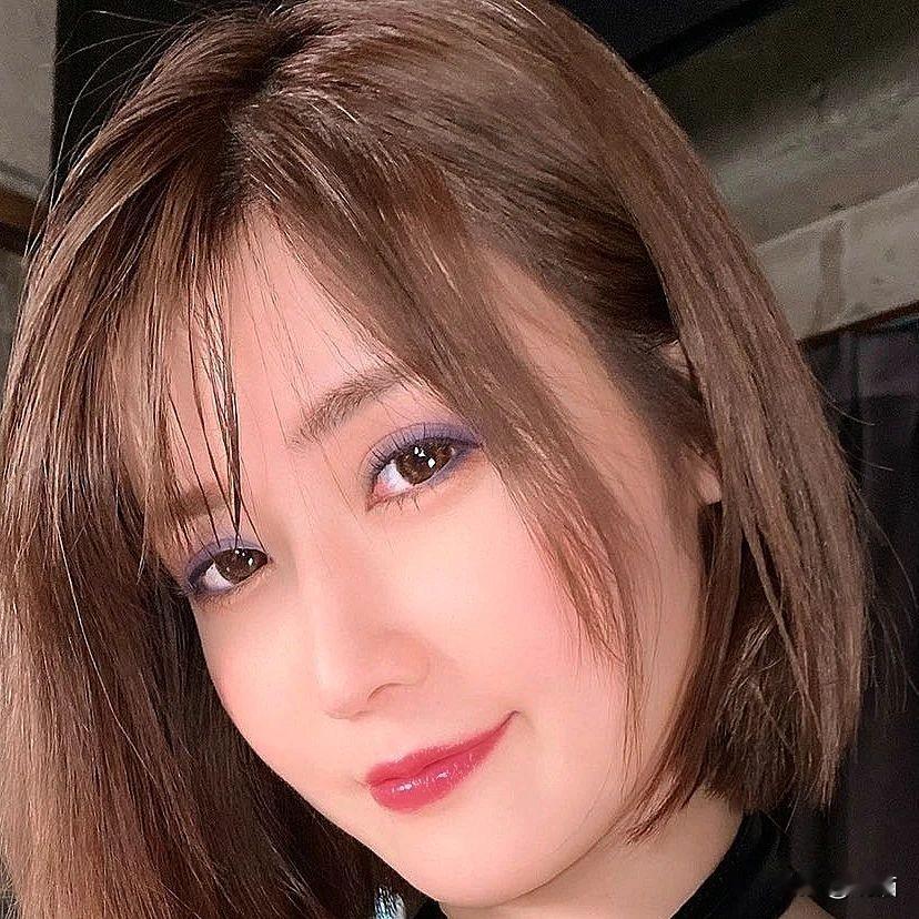 💋穗子既清纯甜美又妩媚动人，作为全能型艺人的她独领风骚！[心]