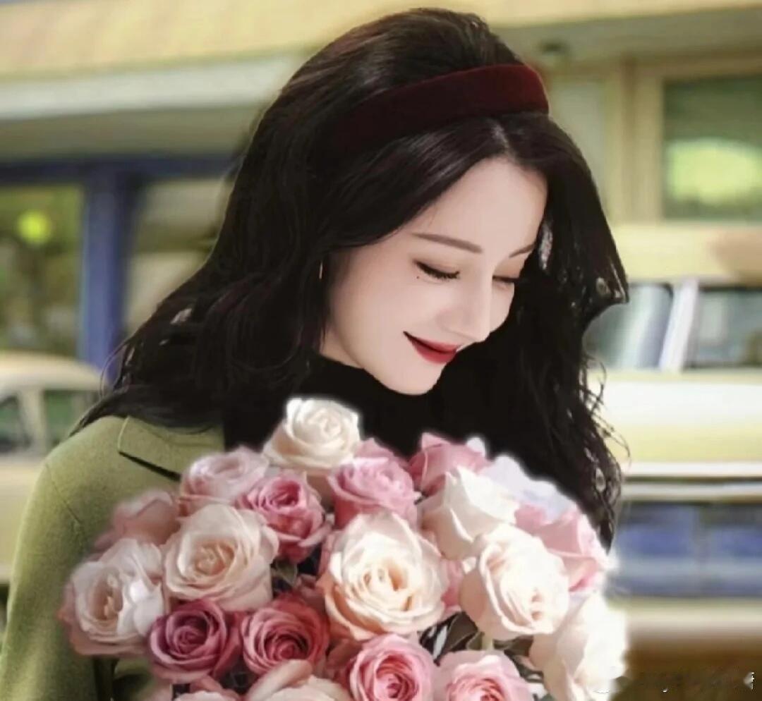 又美又可爱，人怎么可以这样好看～～迪丽热巴[超话] ​​​