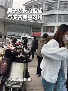 谁能想到，

路虎在国内最好的车辆代言人出现了。

不是娱乐明星，而是河南郑州这