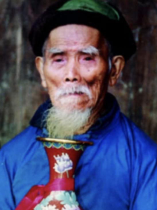 “中国长寿之王”龚来发，终身未娶活到133岁，可匪夷所思的是，他却有一个公认的“