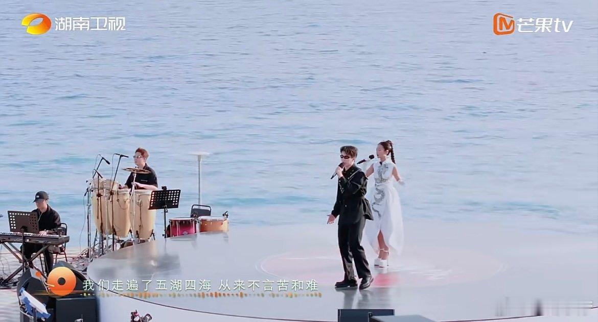 蔡程昱拉丹珠唱山河图点燃全场 实力歌手的极致舞台！蔡程昱发声干净有力，拉丹珠唱腔