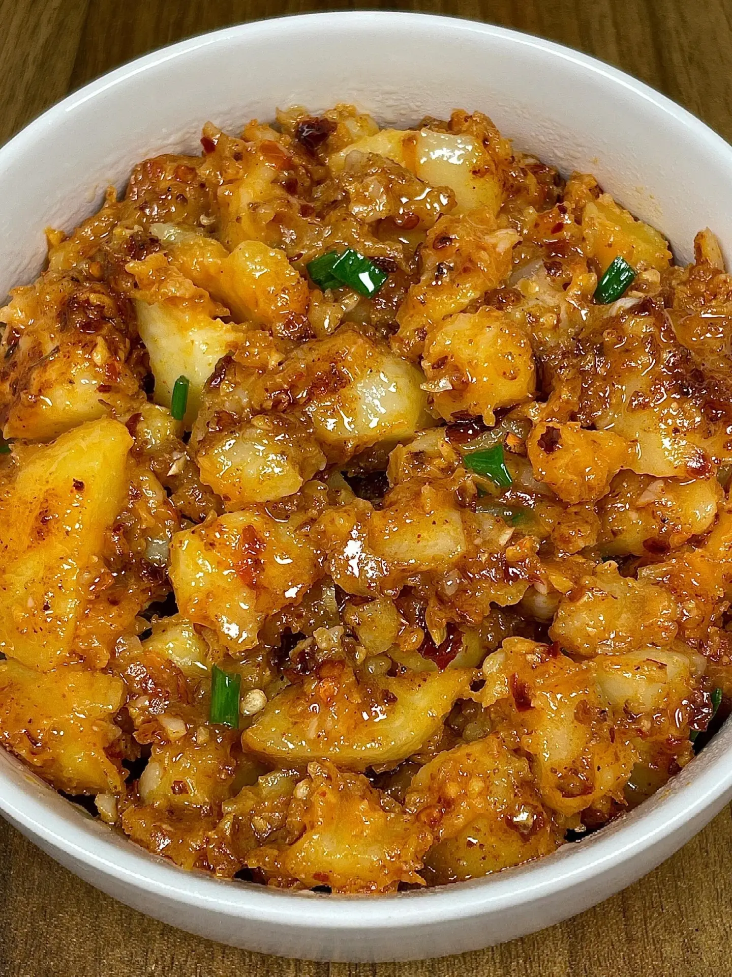 巨巨巨好吃又下饭的土豆做法。今天分享一道好吃又下饭的家常菜。 香辣士豆...