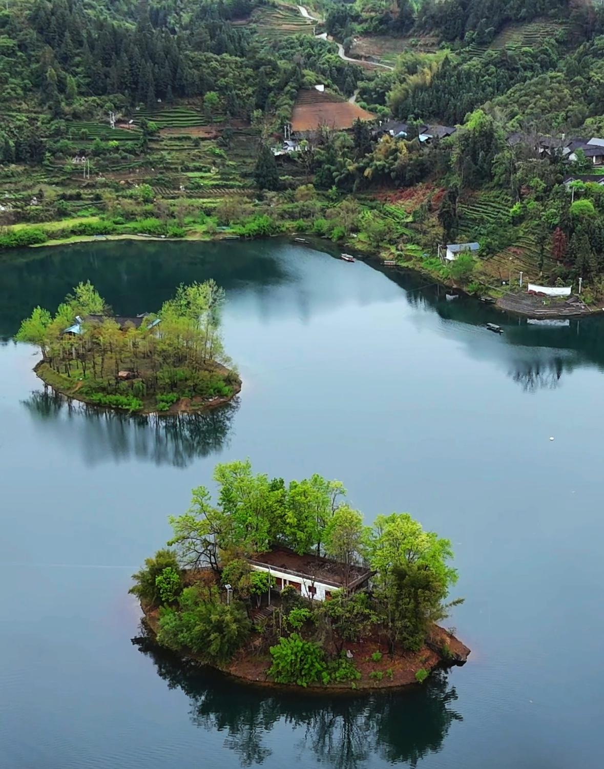 从分项指标看，湘西州在PM2.5、PM10、臭氧（O₃）等主要污染物浓度控制上均