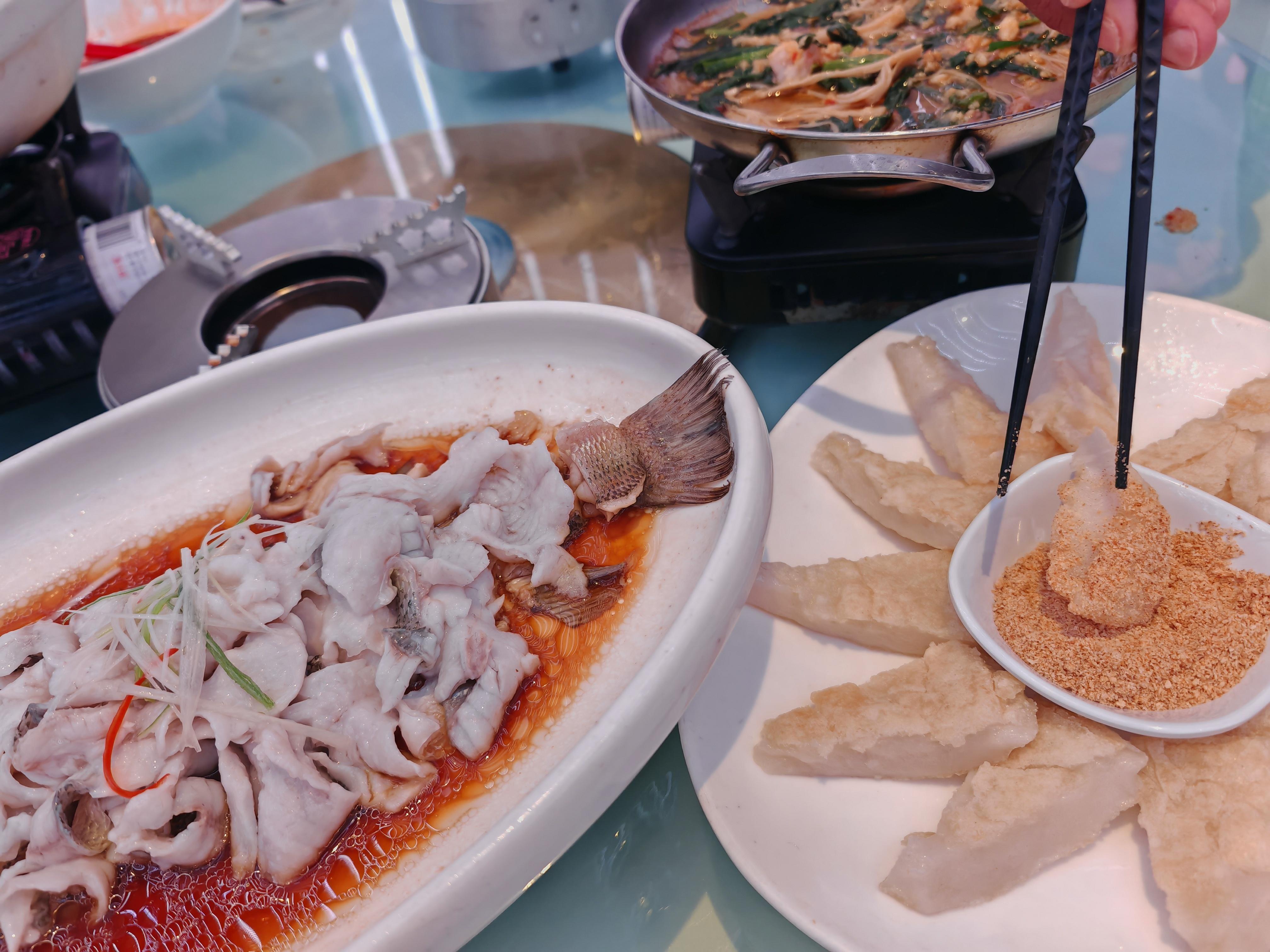 午餐  今天家庭聚餐，我不好拍hhh，你们吃啥 