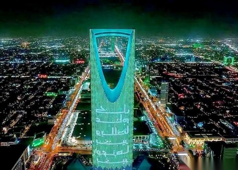 沙特那边一张价单递过来，亚洲的工厂老板们，手里的笔都得停一下。
不是涨了几毛钱，