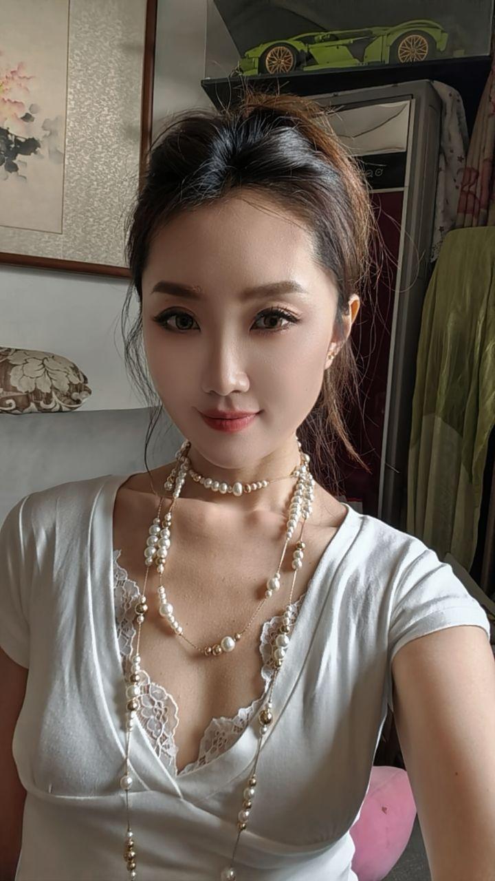 从两双眼睛对视开始，缘分就完成了他的使命，剩下的都是事在人为。