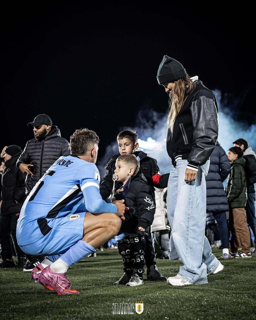 巴尔韦德和妻儿。💙巴尔韦德halamadrid ​​​