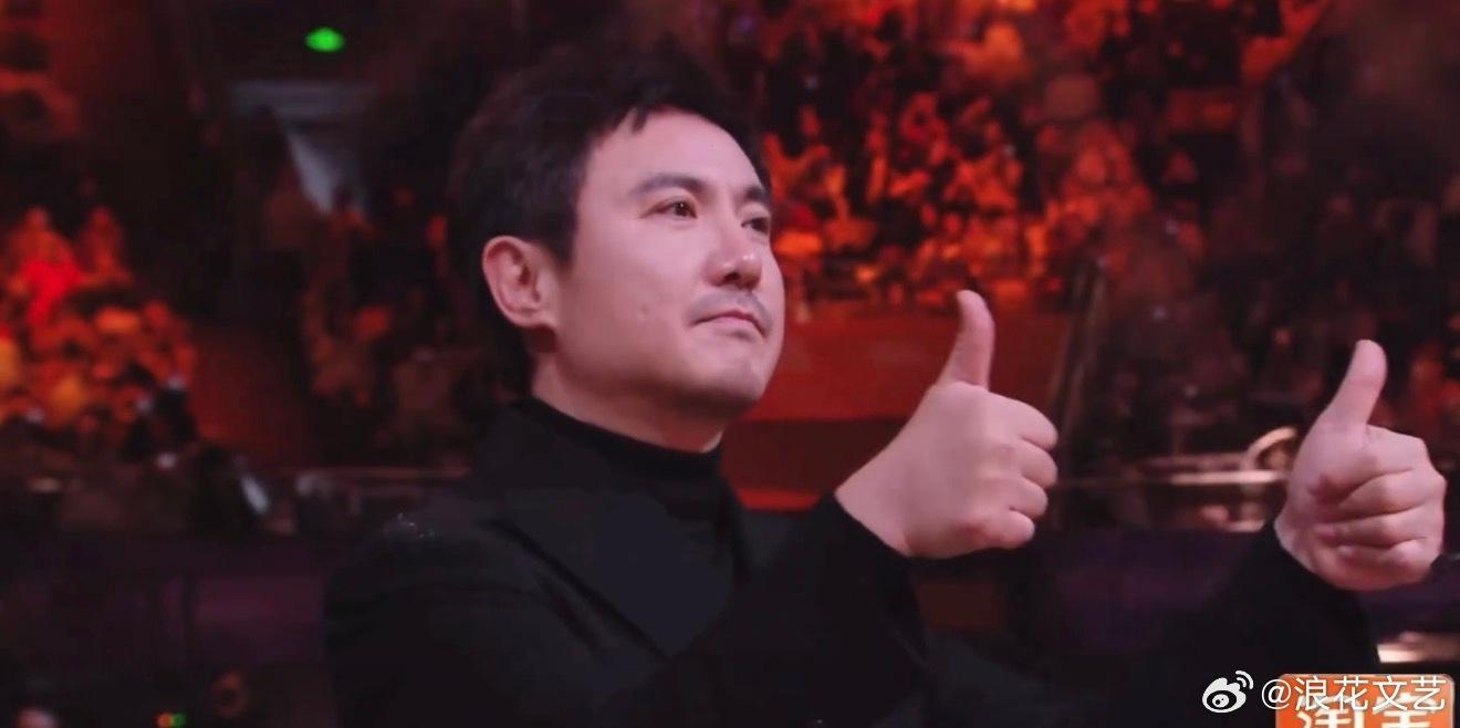 沈腾杨幂在这演小品呢