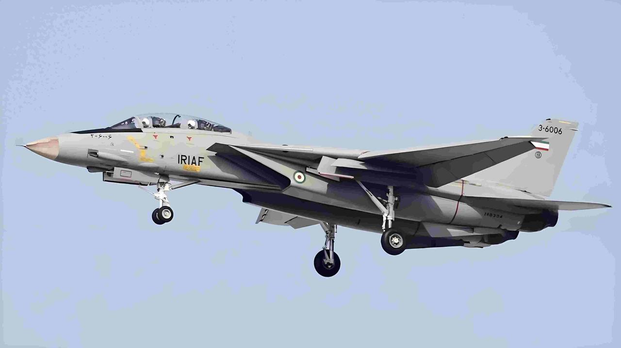 德黑兰上空老飞机升空，美以炸了四十天却没打垮伊朗，护航背后藏着一张没被发现的网