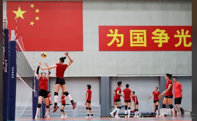 中国女排[超话]中国女排世联赛24人名单中国女排世联赛大名单年轻化 主攻和接应变