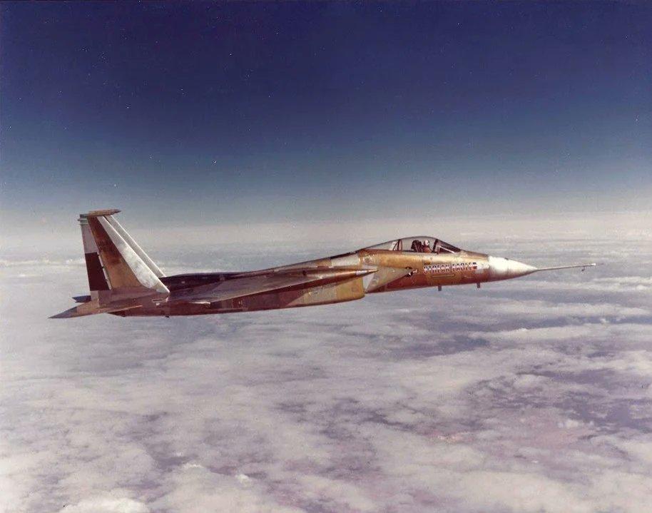 1975年1月至2月，美国北达科他州大福克斯空军基地（Grand Forks A