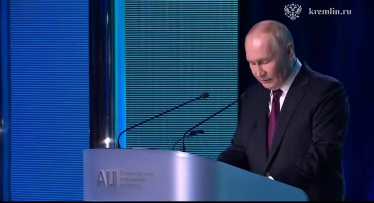 普京表示，俄罗斯不能严重依赖外国人工智能技术，这关乎主权，并要求建立一个总部来领