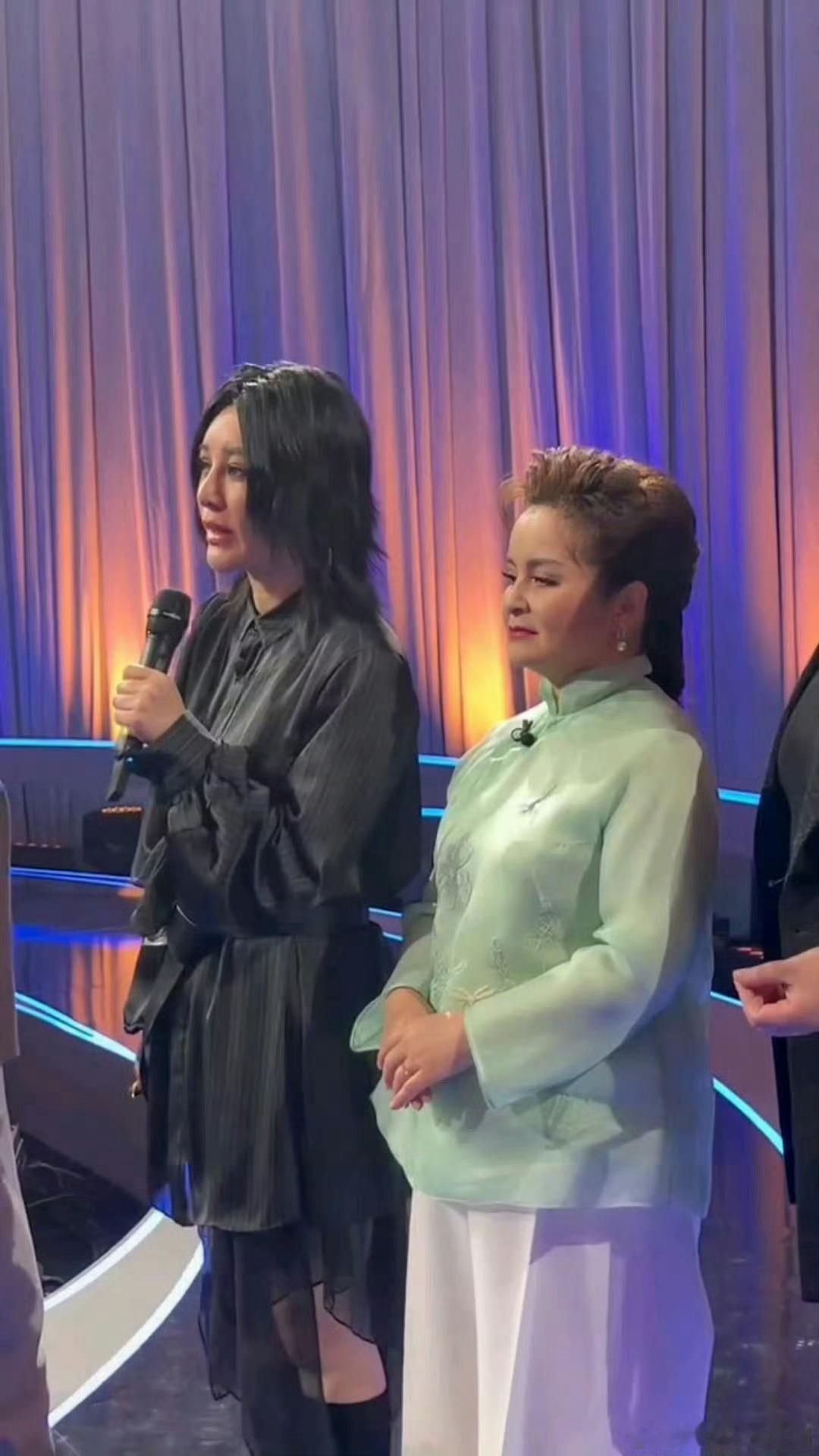 尚雯婕回应有人模仿华晨宇声鸣远扬预选赛媒体见面会 尚雯婕清醒发言：选手模仿华晨宇
