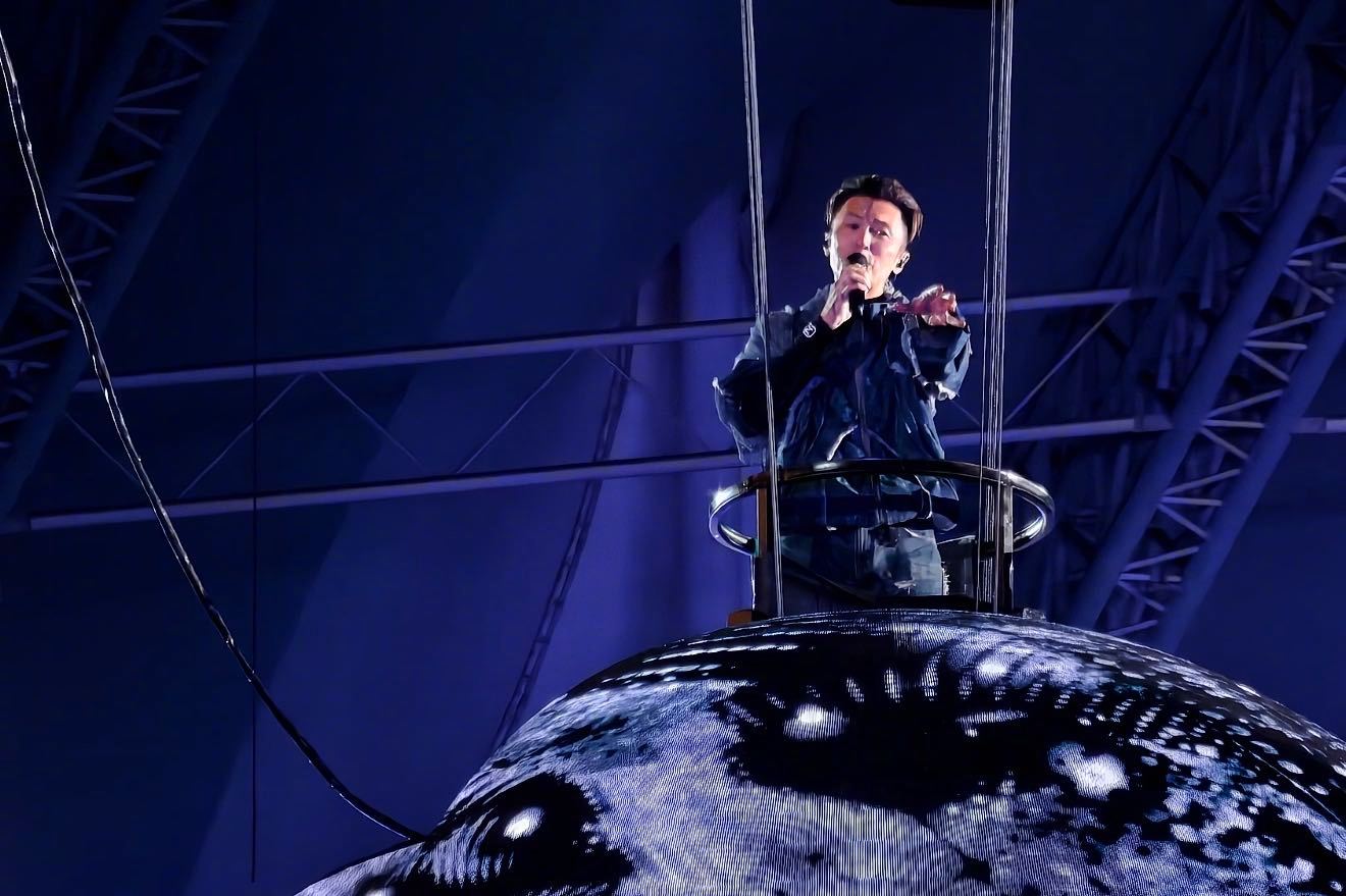 今天被绑架的是谢霆锋 解锁新抽象！谢霆锋被“绑架”玩起了少爷梗，主打一个听话配合