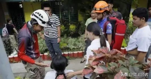 今天突然想到一句话感觉特别在理的话:过度的援助换不来感恩，只能换来理所当然……
