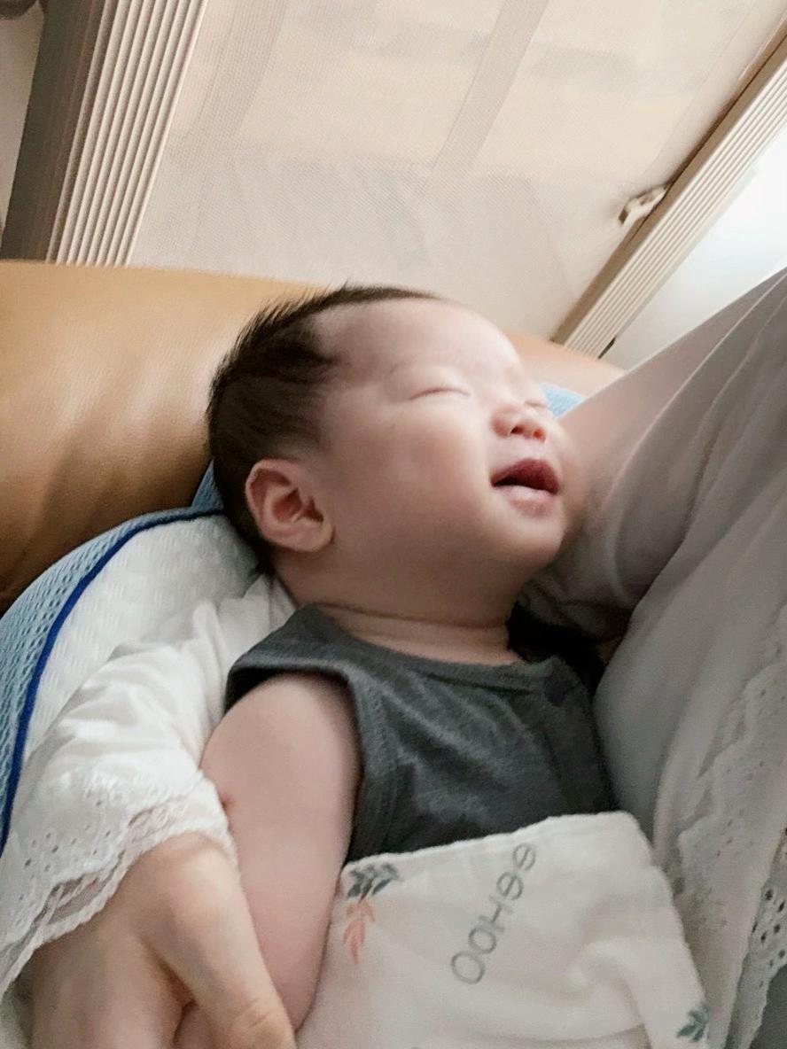 好可爱啊俺的宝宝～👶🏻🥹😚