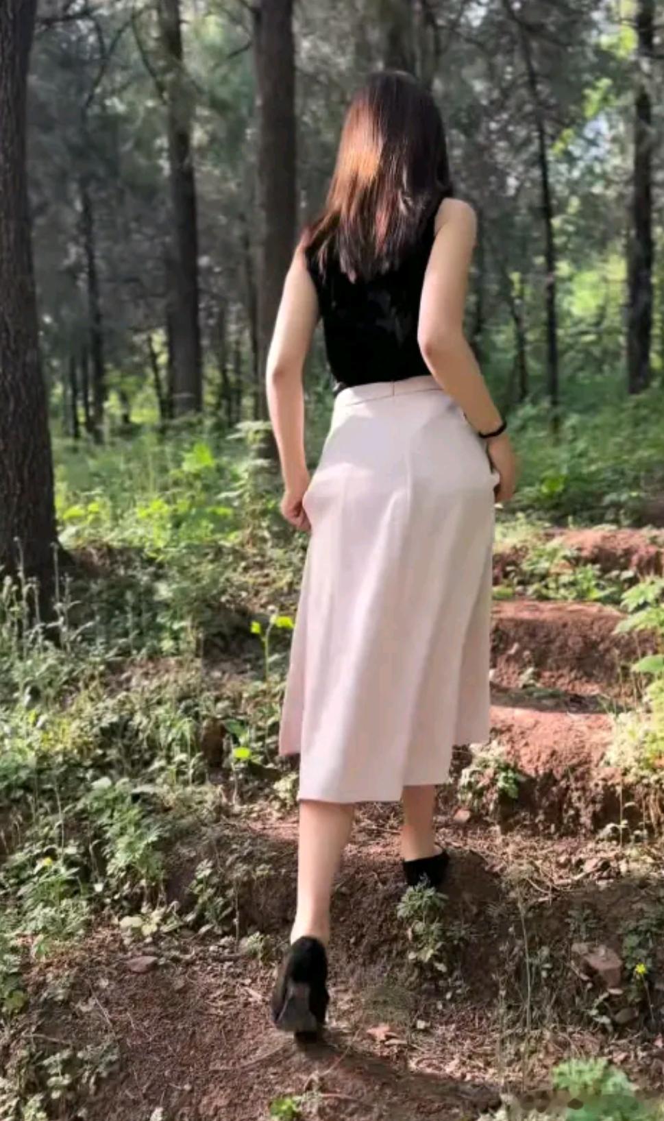 洋洋高锐，翠林·有梦◎有时……想的多了她就是一个梦◎梦……真的吗◎瞧，她又去了一