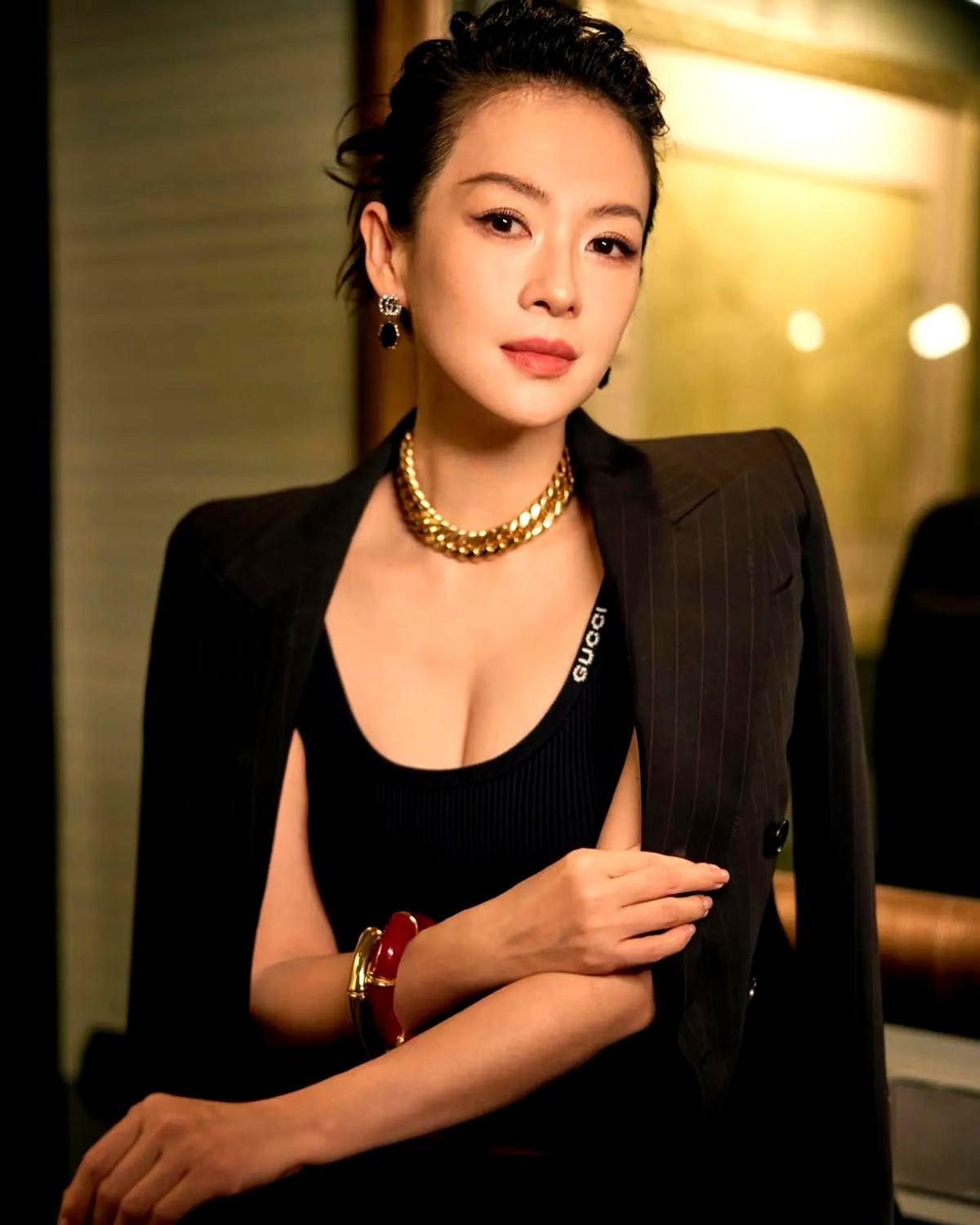章子怡给所有女人都提了个醒！

女人可以不注重形象，女人可以不注意身材，但是有一