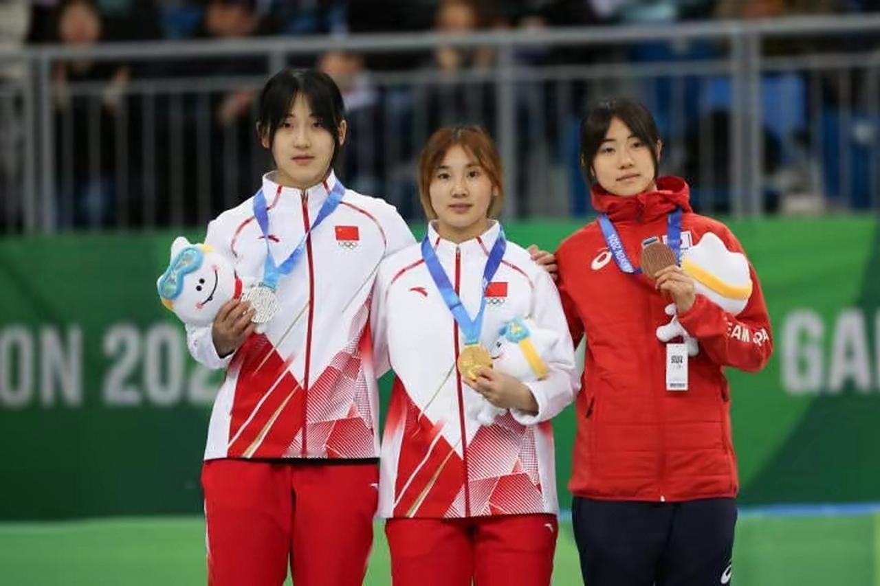 米兰冬奥会短道速滑收官!
荷兰夺得五金，男队员延斯·范特·沃特一人夺得三金!女队