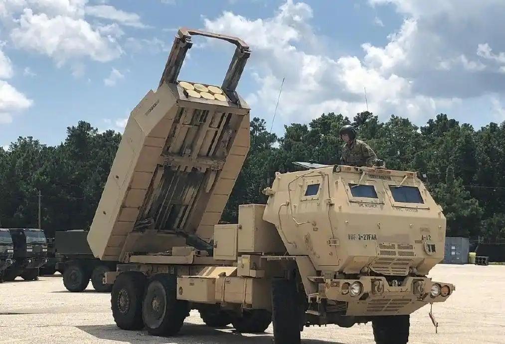 台湾试射“海马斯”火箭炮，妄图以此充当“以武谋独”的筹码，实则是自寻死路的愚蠢行