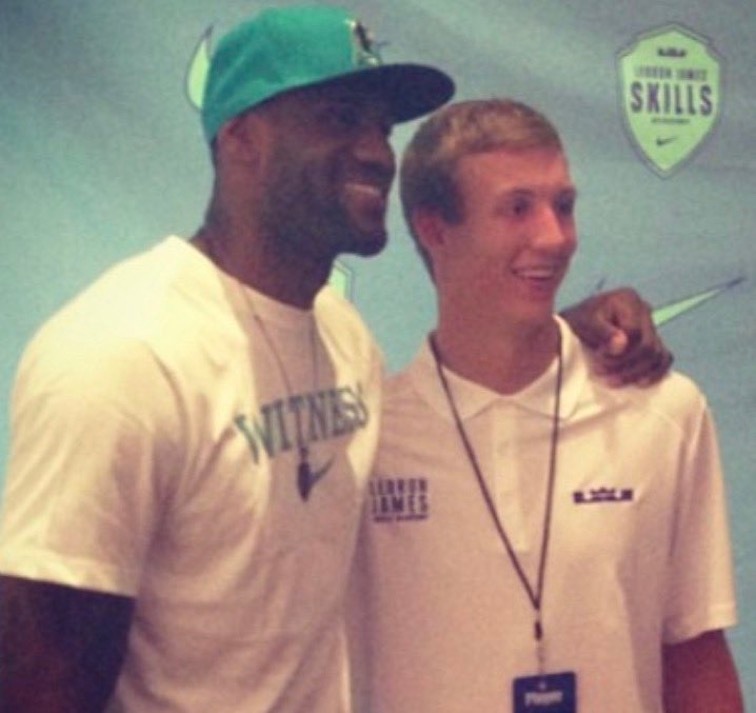 詹姆斯赞美肯纳德：“他就是一个纯粹的篮球运动员。我觉得在他整个职业生涯中，他被赋