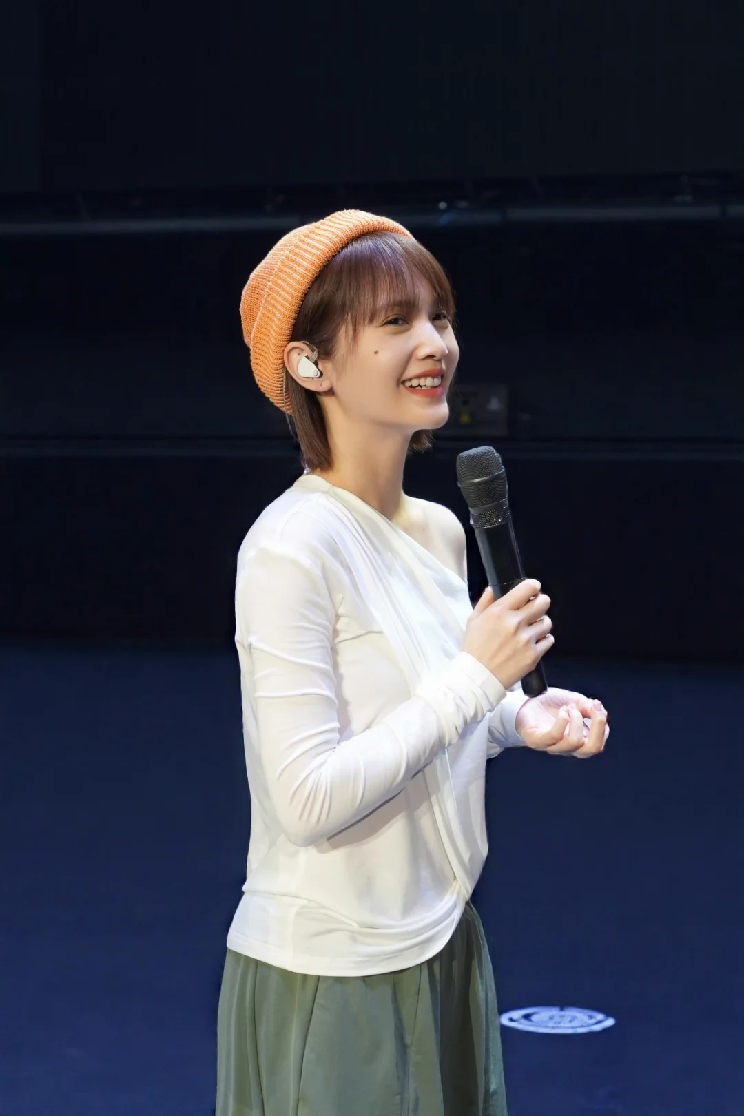 杨丞琳房间里的花絮图 (东莞)