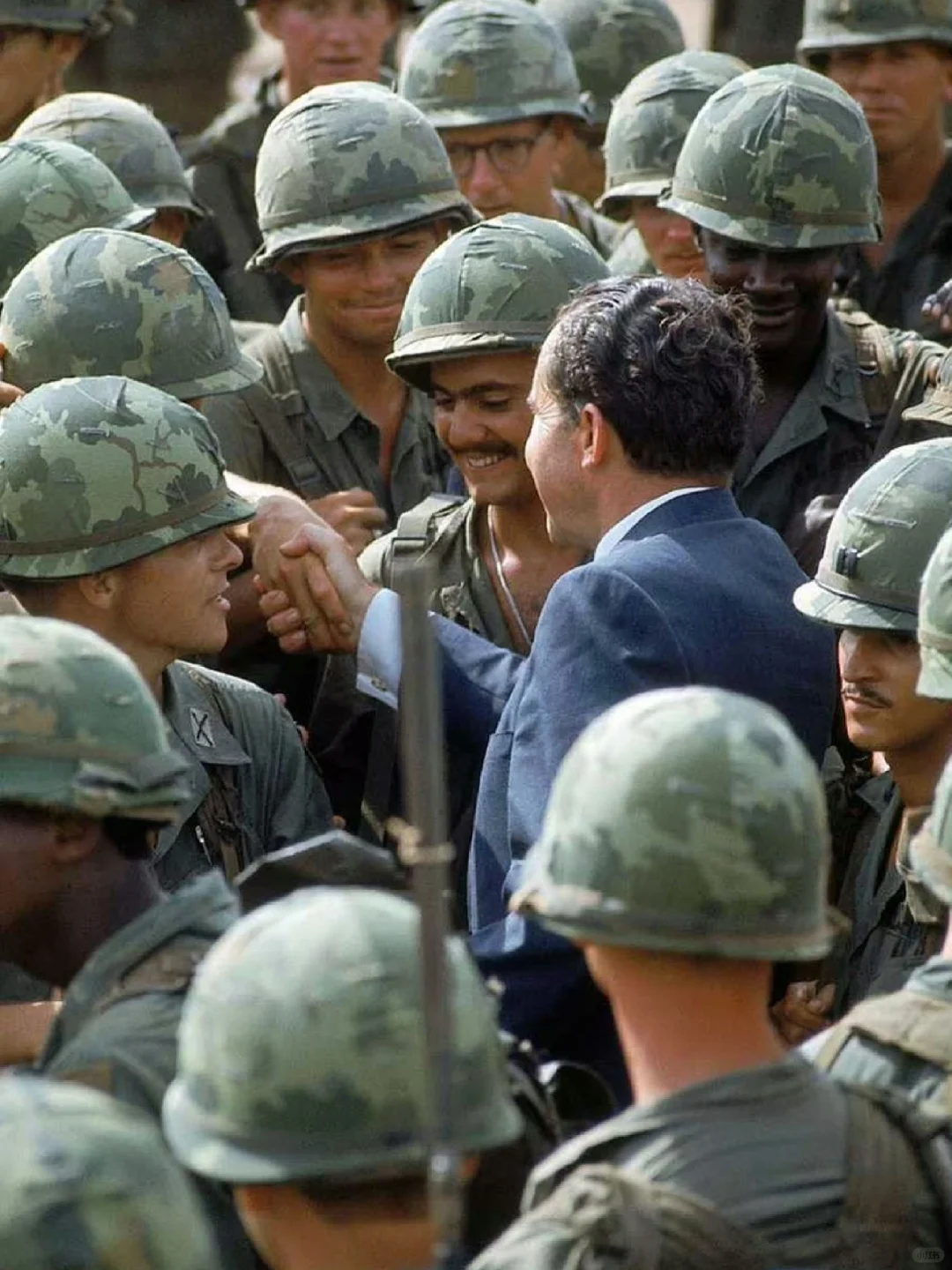 1969年7月30日，时任美国总统尼克松访问南越