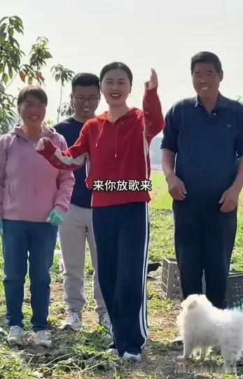 相宜原来在演戏啊？昨晚看到美女博士拍的一个视频，以前觉得她很真诚，就连拍视频也情