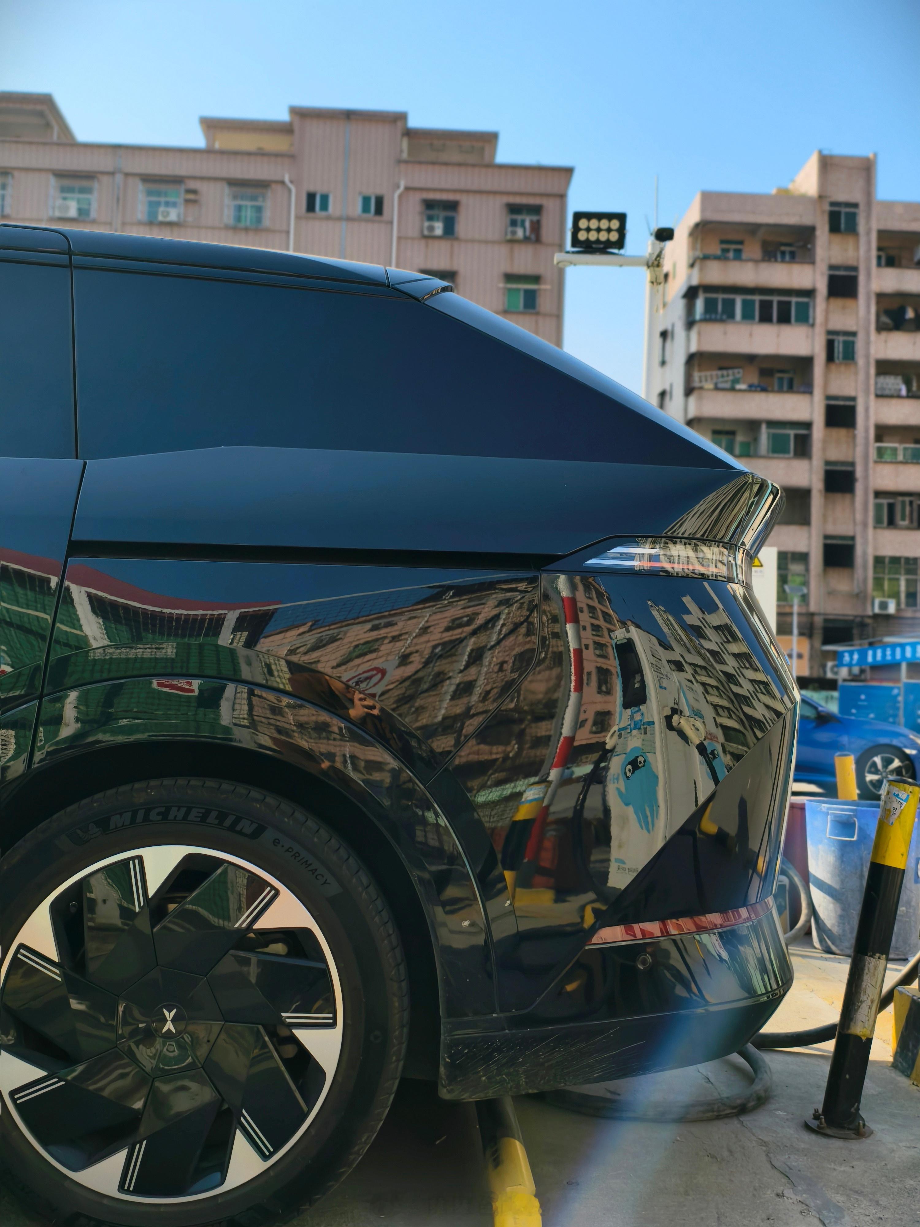 X9 回来了，开出去奶一口不是家充不方便，而是一年一度的 1500 度电续上了明