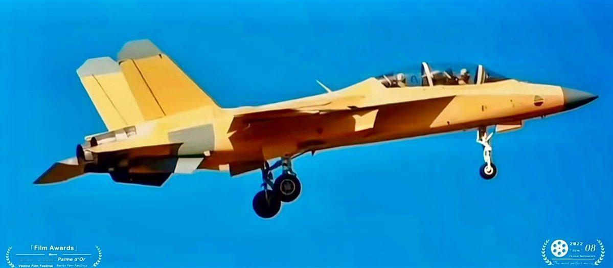 双垂尾教练/轻型战斗机侧面图 加油试飞，争取早日服役 图源推特烽火问鼎计划