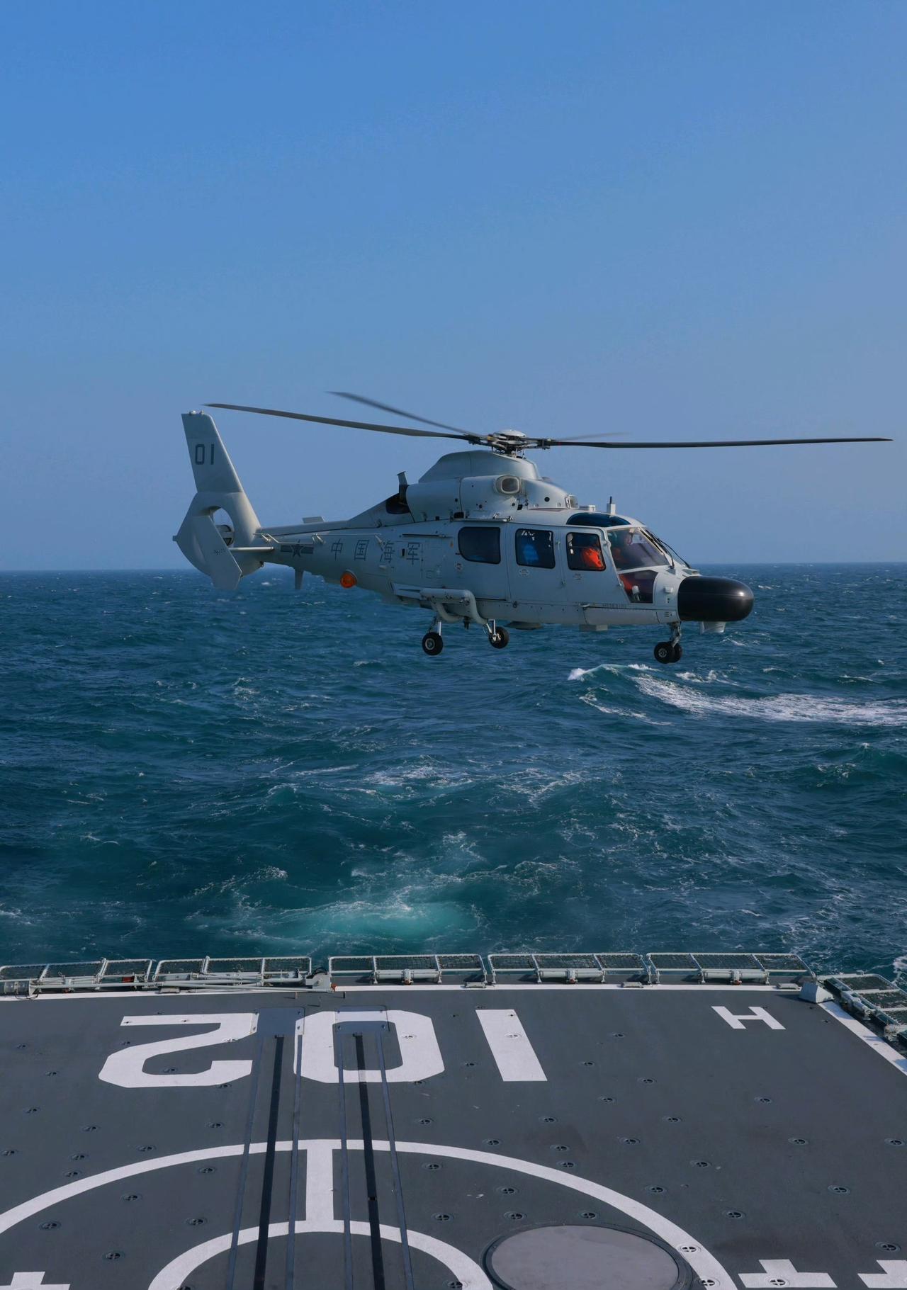 “刃海”级055型102拉萨舰，放飞01号直-9F！
一直期待第二批次的055会