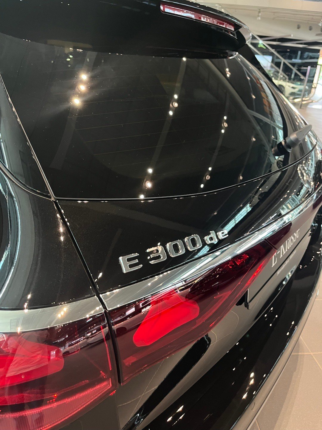 E300de 四缸柴油插电混动，家里不能充电的话买这个没什么吊用，纯柴油已经足够