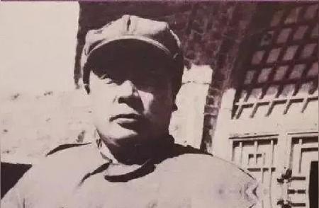 1950年，飞行员伙食标准太高，有个干部有意见，华东空军司令员聂凤智知道后，笑道