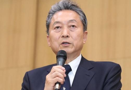 日本前首相鸠山由纪夫表态，他直接写道：持刀闯使馆，推定意图就是杀害中国大使，防卫