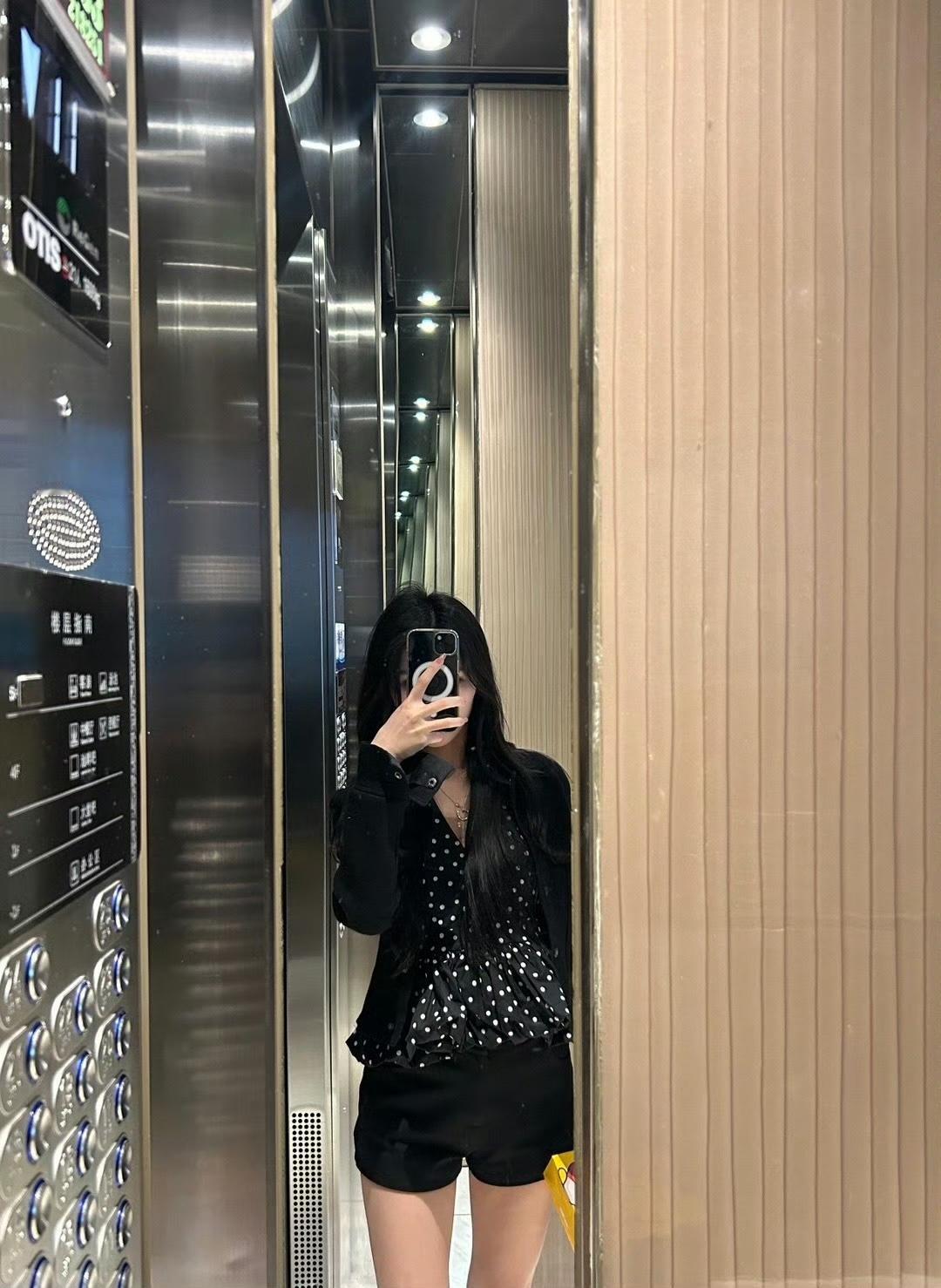 上联，清风本无意，诚邀下联幽林似少言