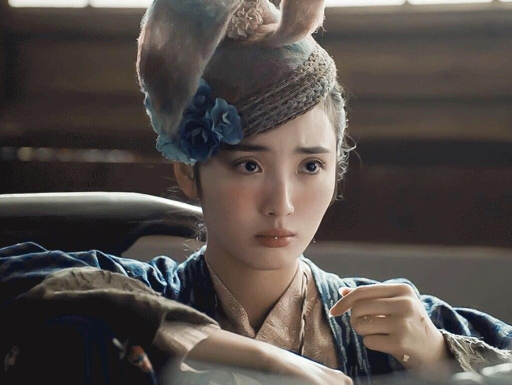 王紫璇和小神婆时期无差别王紫璇好明媚的脸 王紫璇这状态也太绝了！生图完全没差，白