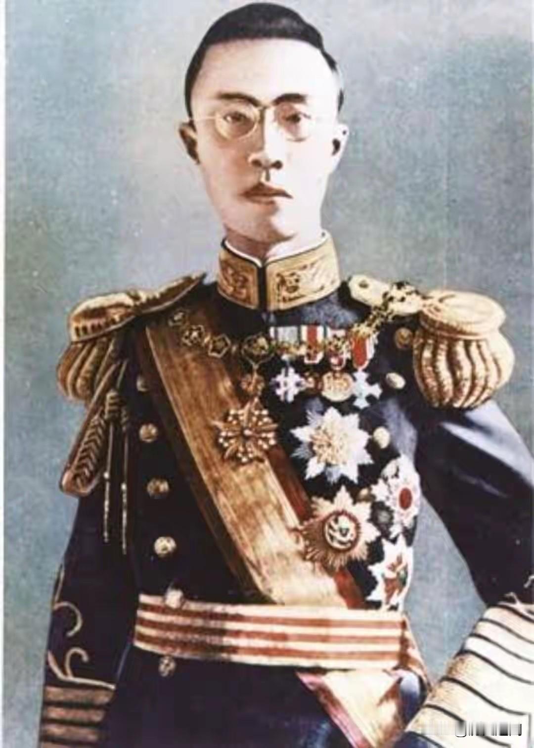 溥仪洞房花烛夜逃出紫禁城？自传删去的100字藏着难言隐痛

1922年12月1日