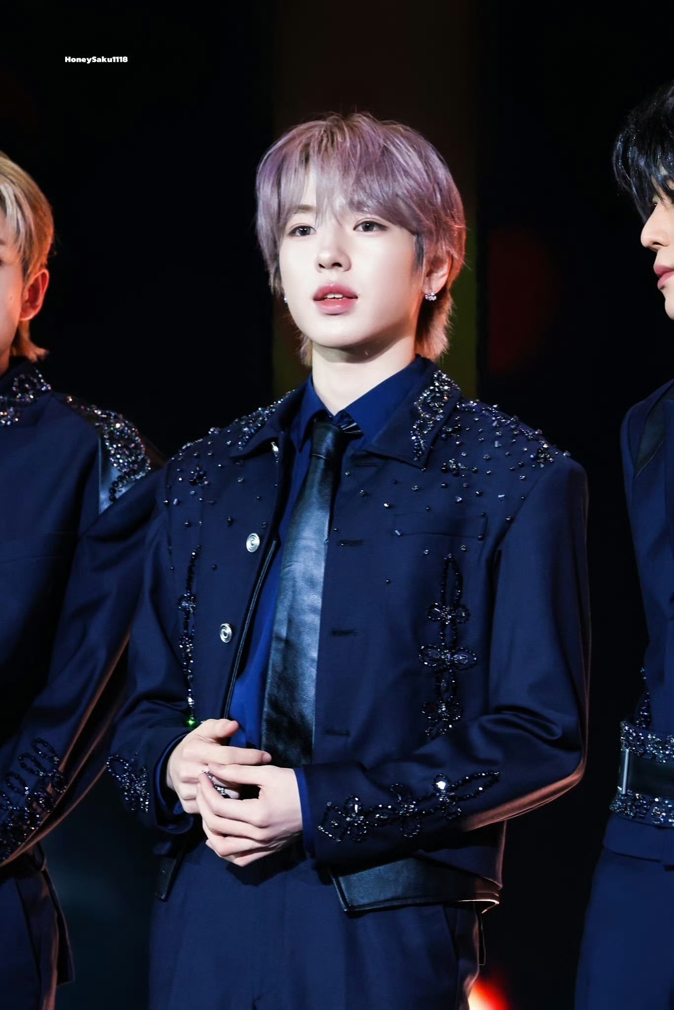 今天闪耀日本音银的SAKUYA，西装造型就像闪闪发光的小王子