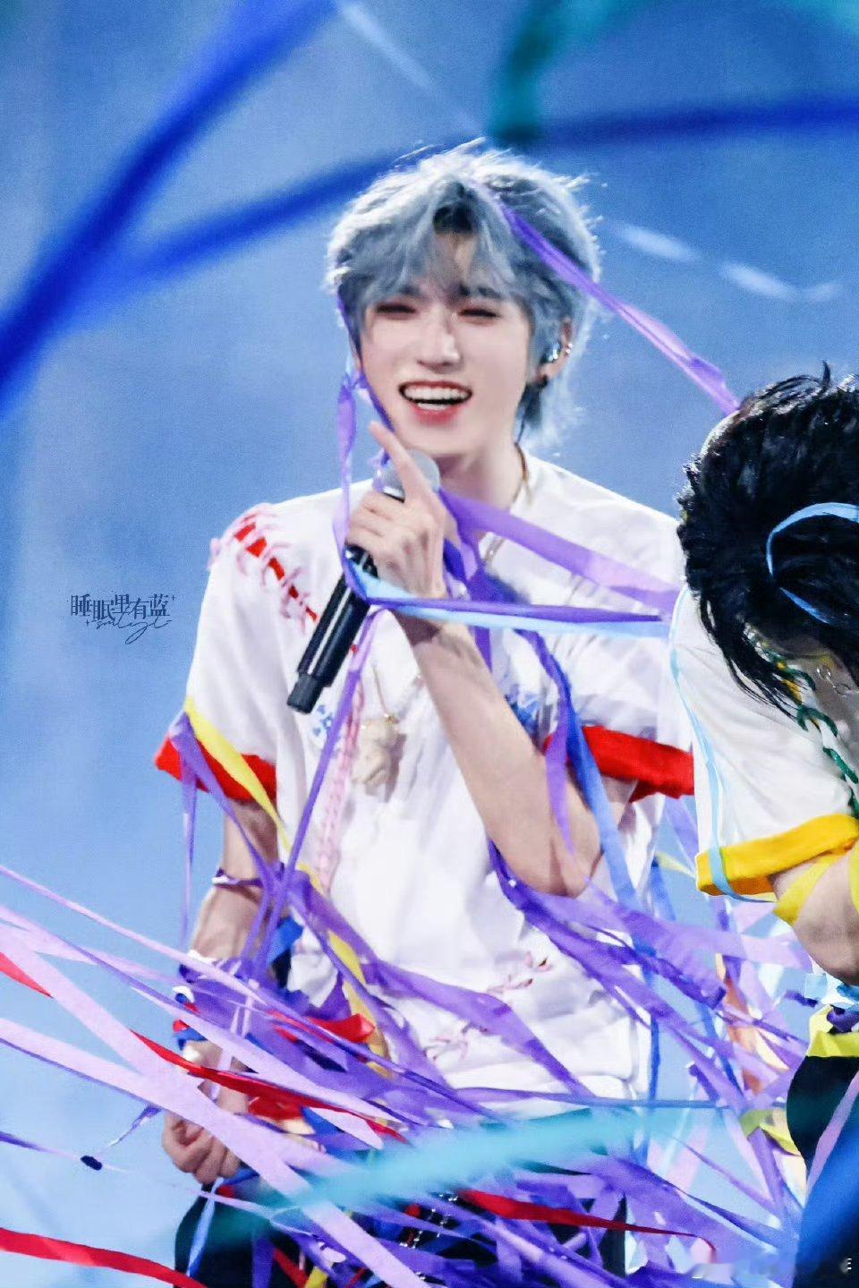 宋亚轩为舞台而生！演技反哺让舞台更生动，又魅又有实力，看得人超心动！ 