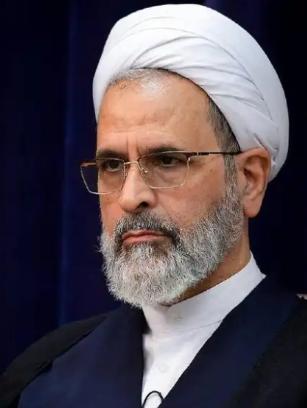 3月1日，伊朗“临时最高领袖”浮出水面，他的名字叫阿里雷扎·阿拉菲，此前非常低调