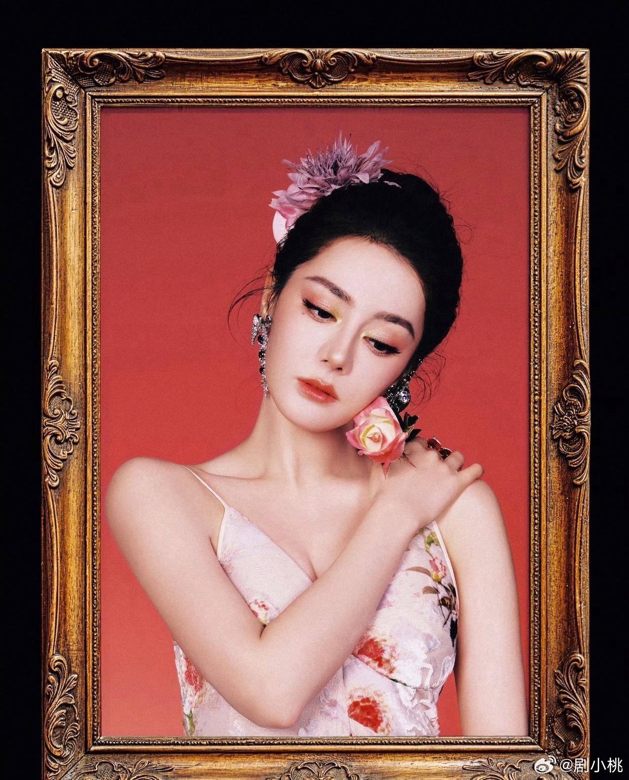 1. 网传迪丽热巴在化妆圈的口碑比较微妙。并非她本人难沟通，主要是粉丝反应激烈，