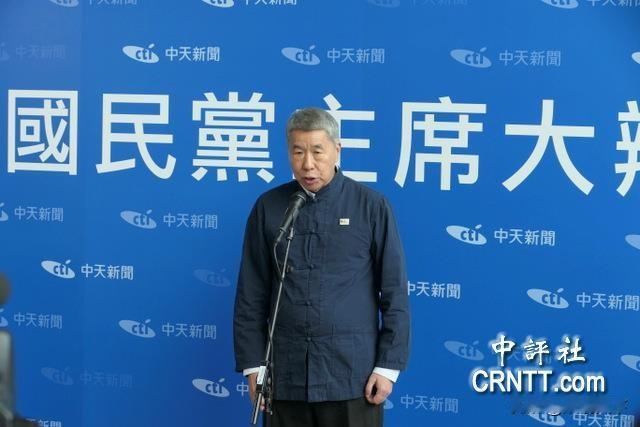 今天必须来聊聊张亚中和郑丽文这精彩的一幕。张亚中当场质问郑丽文，直接让她哑口无言