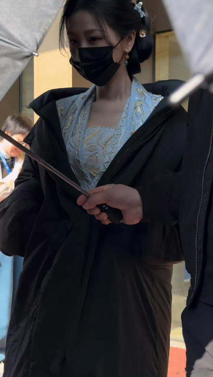 虞书欣云初令出妆路透，有主母的气质了，这个发包我可以 虞书欣云初令出妆