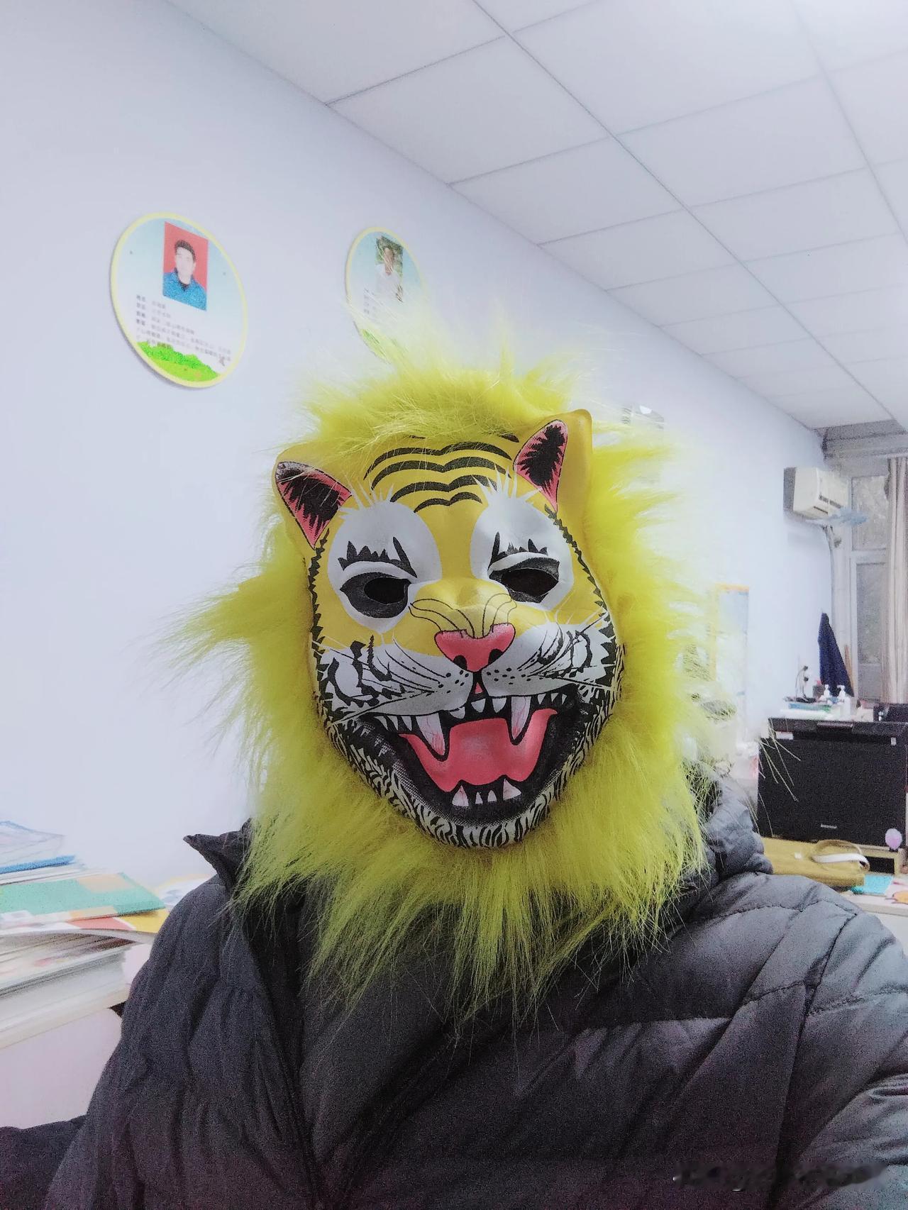我这个老教师连着两天，从一点四十干到六点半。回到办公室，不想说话，甚至不想喝水，
