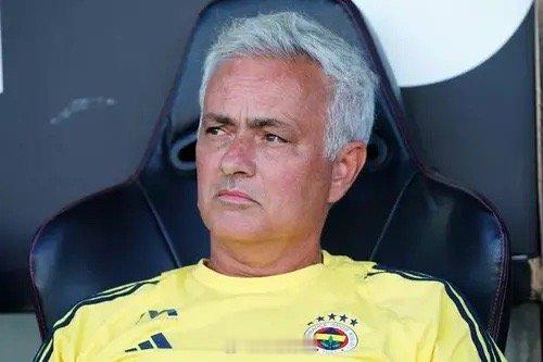 两位曼联前任索帅、穆帅同一天分别被贝西克塔斯、费内巴切解雇曼联费内巴切 ​​​