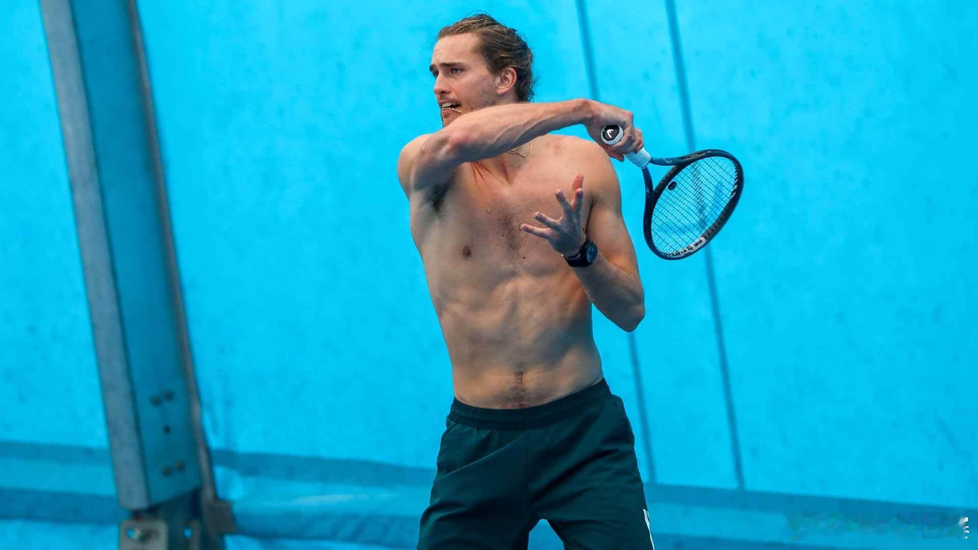 新赛季脚步越来越近 🏃众多球员已经抵达悉尼备战联合杯，包括兹维列夫、阿利亚西姆