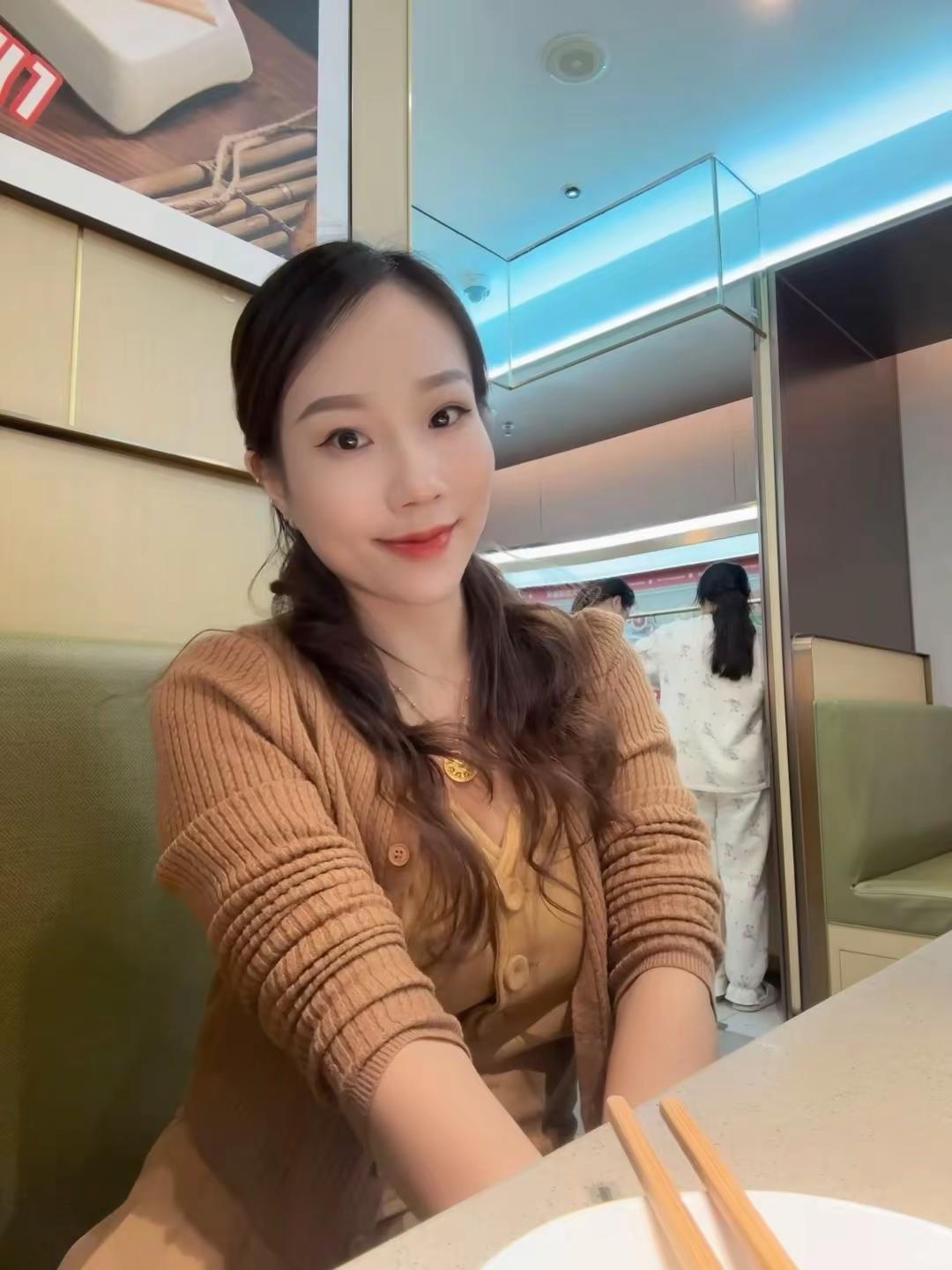 很多事情不尽我意 但我也无能为力 或许差点意思 又或许是我没意思那曾经为你熬的夜