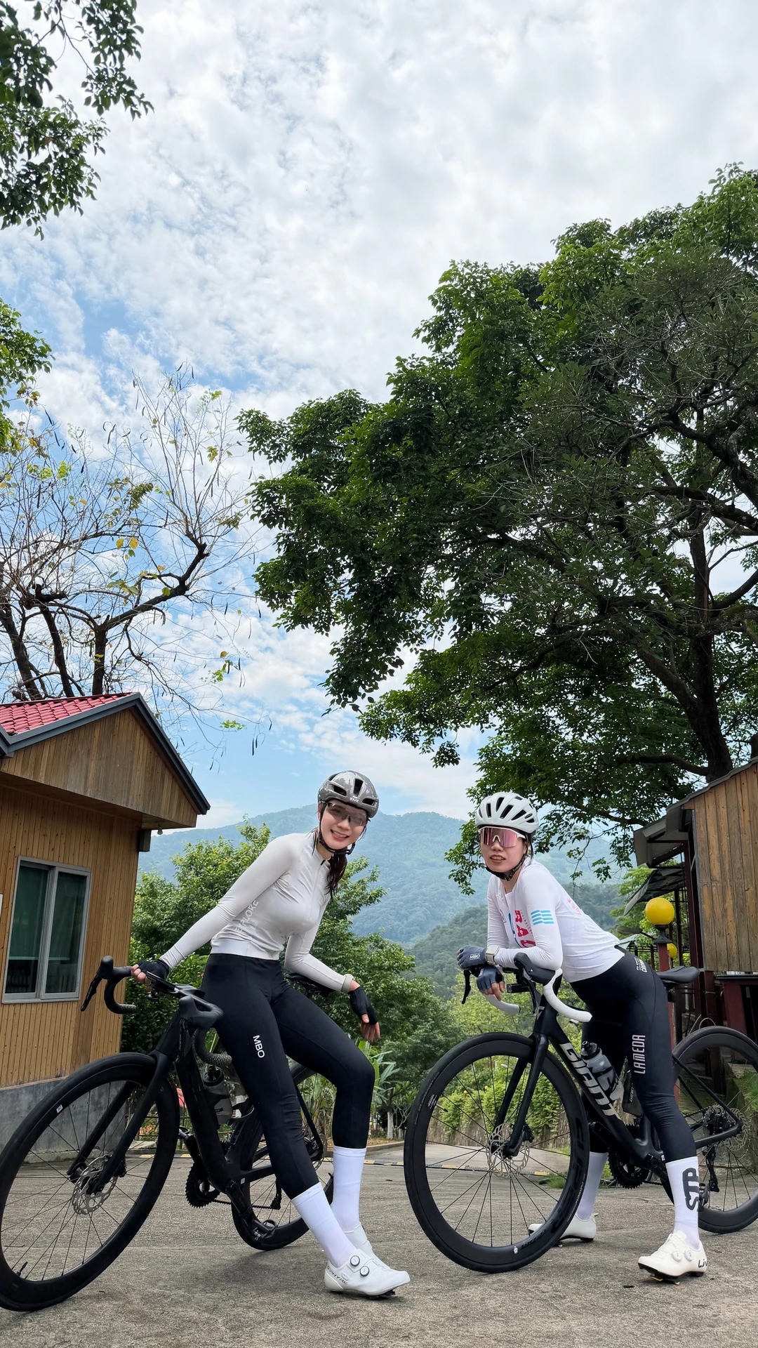 快出来骑车 有女骑
